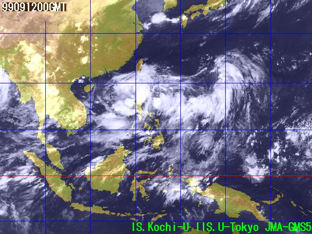 1999年9月12日早上8時的紅外線衛星雲圖,可見在呂宋以東有擾動發展,其下沉氣流正為華南帶來天晴酷熱的天氣。